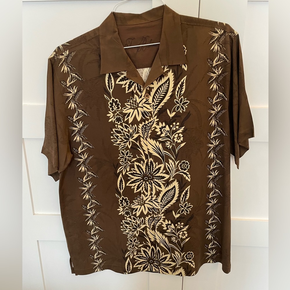 Tommy Bahama size Medium polo